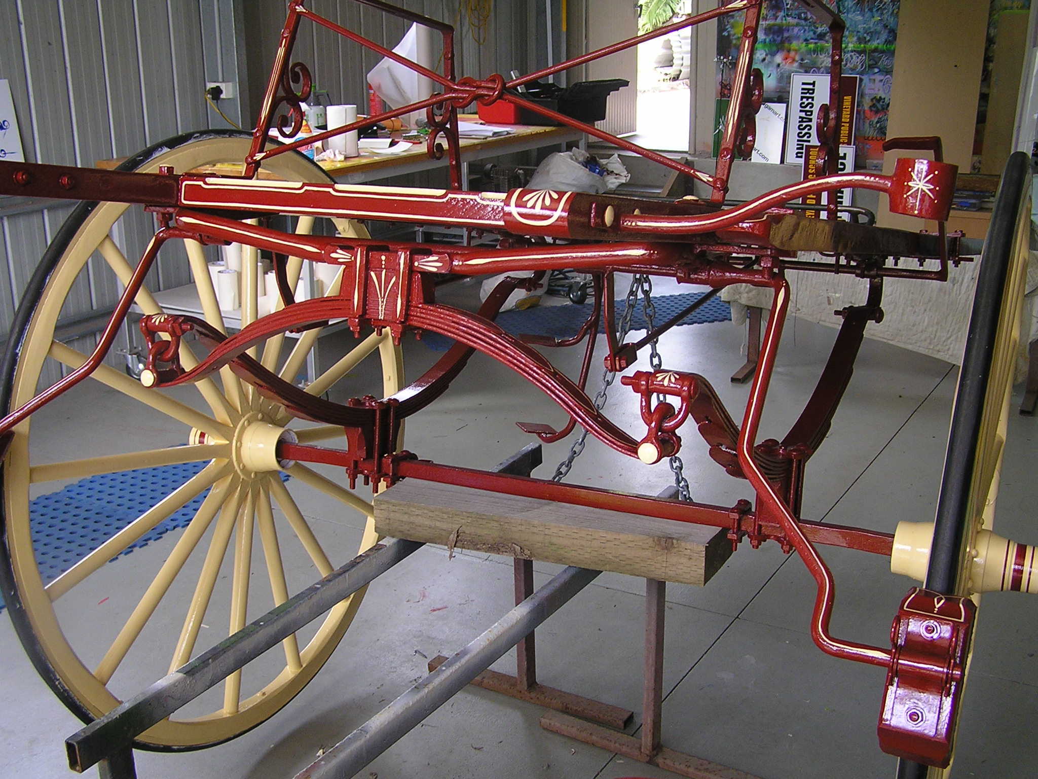 Traditional pinstriping on the Richmond college horsdrawn wagon